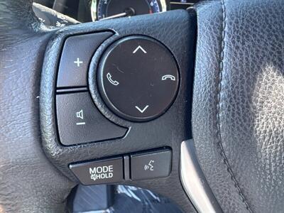 2018 Toyota Corolla SE - Photo 5 - Pittsburg, CA 94565-2812