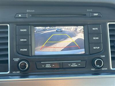 2016 Hyundai SONATA Hybrid SE   - Photo 11 - Pittsburg, CA 94565-2812