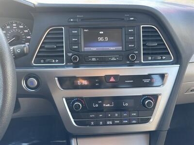 2016 Hyundai SONATA Hybrid SE   - Photo 10 - Pittsburg, CA 94565-2812