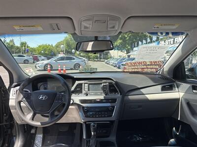 2016 Hyundai SONATA Hybrid SE   - Photo 2 - Pittsburg, CA 94565