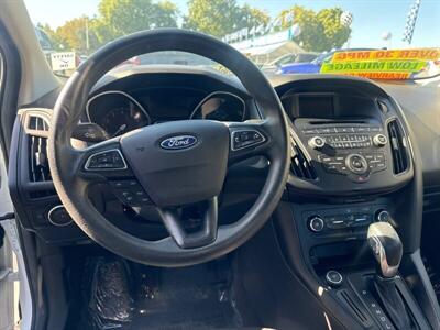 2017 Ford Focus SE   - Photo 8 - Pittsburg, CA 94565-2812