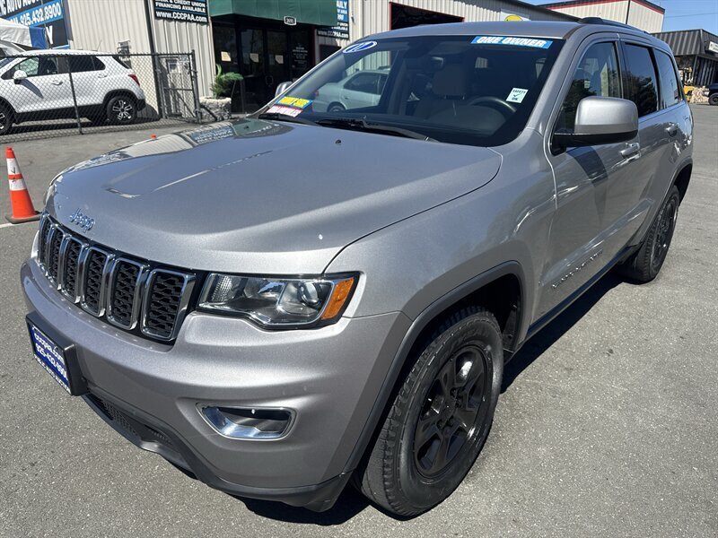 2017 Jeep Grand Cherokee Laredo E  