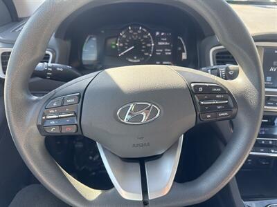 2018 Hyundai IONIQ Hybrid Blue   - Photo 7 - Pittsburg, CA 94565-2812