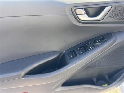 2018 Hyundai IONIQ Hybrid Blue   - Photo 5 - Pittsburg, CA 94565-2812
