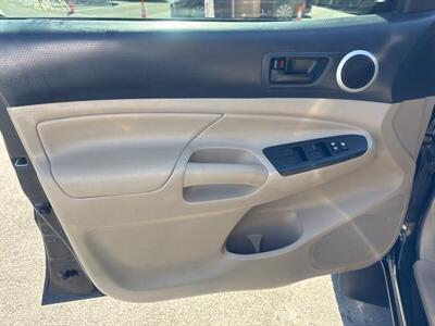 2015 Toyota Tacoma PreRunner V6   - Photo 10 - Pittsburg, CA 94565-2812