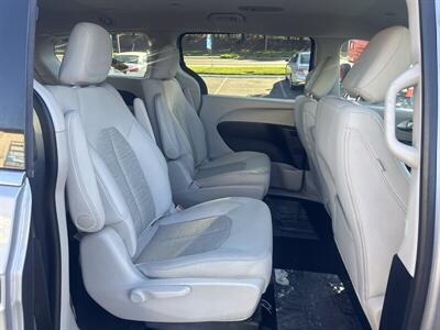 2017 Chrysler Pacifica Hybrid Touring Plus - Photo 31 - Pittsburg, CA 94565-2812