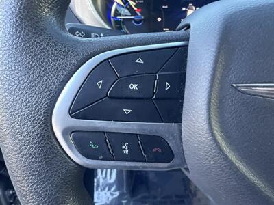 2017 Chrysler Pacifica Hybrid Touring Plus - Photo 5 - Pittsburg, CA 94565-2812