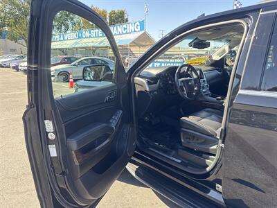 2019 Chevrolet Suburban LT   - Photo 6 - Pittsburg, CA 94565-2812