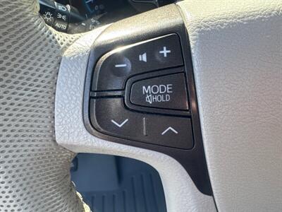 2013 Toyota Sienna XLE 7-Passenger Auto   - Photo 10 - Pittsburg, CA 94565-2812
