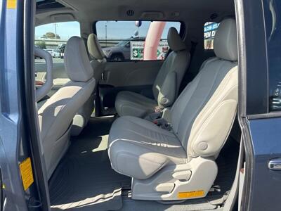 2013 Toyota Sienna XLE 7-Passenger Auto   - Photo 19 - Pittsburg, CA 94565-2812