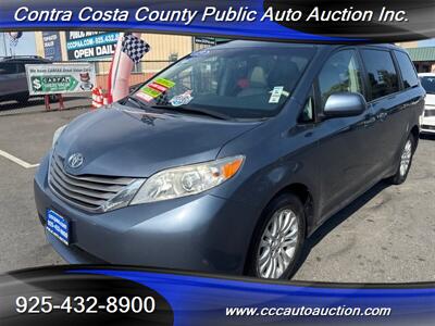 2013 Toyota Sienna XLE 7-Passenger Auto   - Photo 1 - Pittsburg, CA 94565-2812