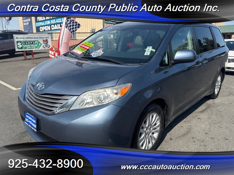 2013 Toyota Sienna XLE 7-Passenger Auto - Photo 1 - Pittsburg, CA 94565-2812
