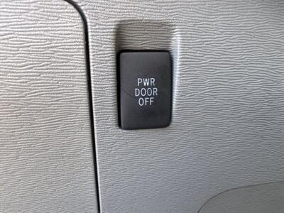 2013 Toyota Sienna XLE 7-Passenger Auto   - Photo 17 - Pittsburg, CA 94565-2812