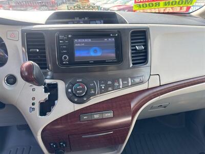 2013 Toyota Sienna XLE 7-Passenger Auto   - Photo 13 - Pittsburg, CA 94565-2812