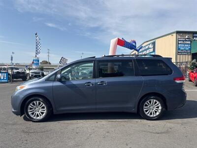 2013 Toyota Sienna XLE 7-Passenger Auto   - Photo 6 - Pittsburg, CA 94565-2812