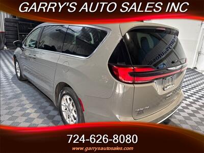 2023 Chrysler Pacifica Touring L   - Photo 7 - Dunbar, PA 15431