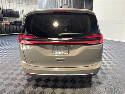 2023 Chrysler Pacifica Touring L   - Photo 6 - Dunbar, PA 15431