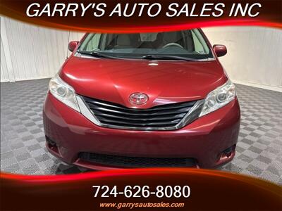 2012 Toyota Sienna LE 7-Passenger Auto   - Photo 2 - Dunbar, PA 15431