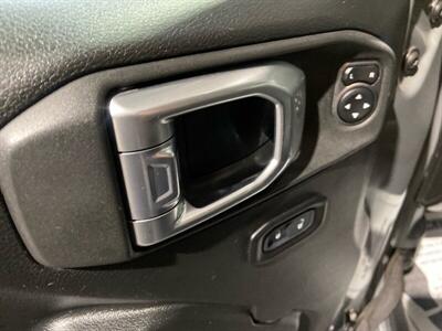 2020 Jeep Gladiator Sport   - Photo 15 - Dunbar, PA 15431