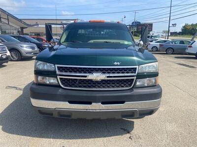 2005 Chevrolet Silverado 3500 LS   - Photo 2 - Dunbar, PA 15431