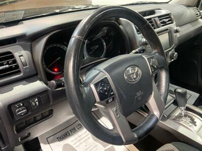 2015 Toyota 4Runner SR5   - Photo 13 - Dunbar, PA 15431