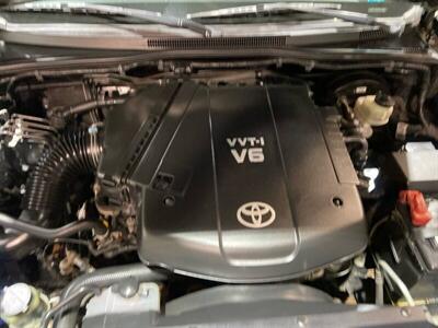 2013 Toyota Tacoma V6   - Photo 9 - Dunbar, PA 15431