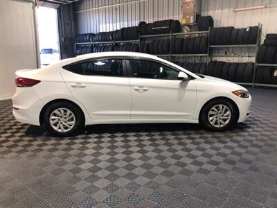 2018 Hyundai ELANTRA SE   - Photo 4 - Dunbar, PA 15431