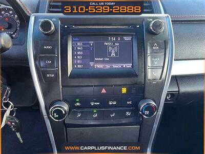 2017 Toyota Camry SE   - Photo 12 - Huntington Beach, CA 92647