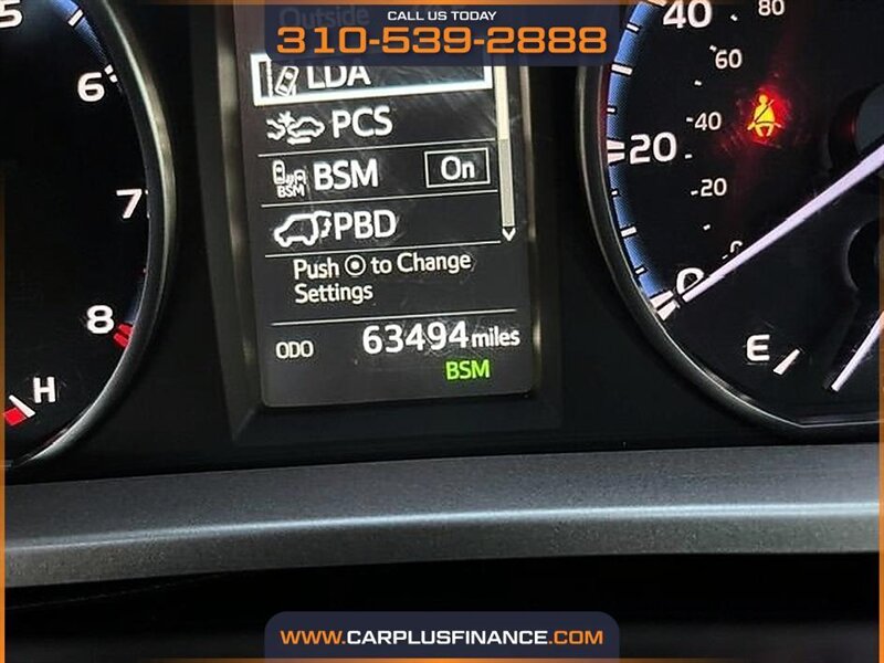 2018 Toyota RAV4 XLE - Photo 6 - Huntington Beach, CA 92647