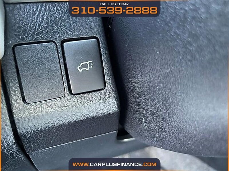 2018 Toyota RAV4 XLE - Photo 19 - Huntington Beach, CA 92647