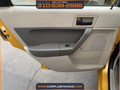 2009 Ford Focus SE   - Photo 28 - Huntington Beach, CA 92647