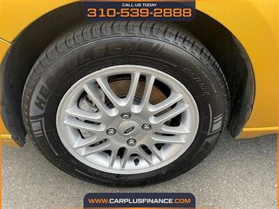 2009 Ford Focus SE   - Photo 34 - Huntington Beach, CA 92647