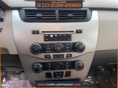 2009 Ford Focus SE   - Photo 8 - Huntington Beach, CA 92647