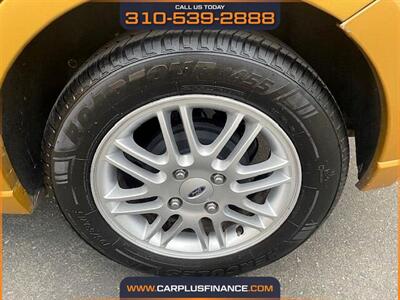 2009 Ford Focus SE   - Photo 35 - Huntington Beach, CA 92647