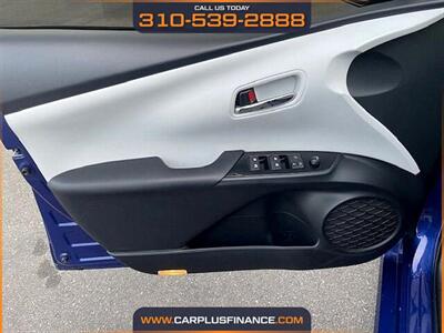 2017 Toyota Prius Three   - Photo 10 - Huntington Beach, CA 92647