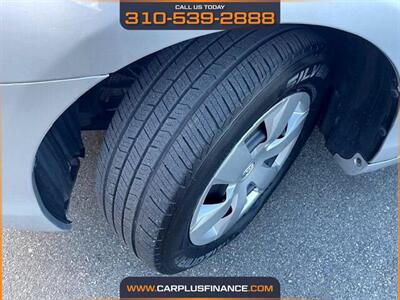 2009 Toyota Camry LE   - Photo 4 - Huntington Beach, CA 92647