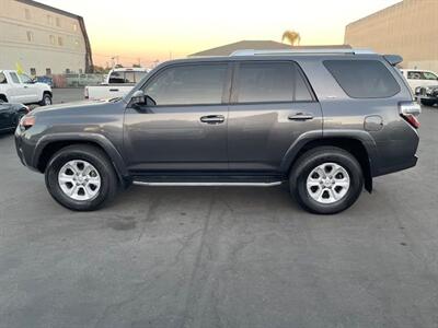 2016 Toyota 4Runner SR5   - Photo 9 - Huntington Beach, CA 92647