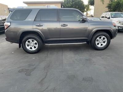 2016 Toyota 4Runner SR5   - Photo 13 - Huntington Beach, CA 92647