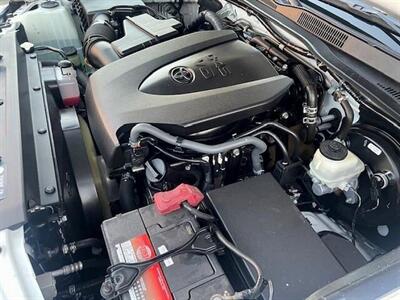 2017 Toyota Tacoma SR5 V6   - Photo 9 - Huntington Beach, CA 92647