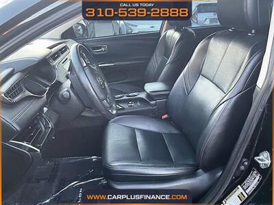 2018 Toyota Avalon XLE   - Photo 11 - Huntington Beach, CA 92647