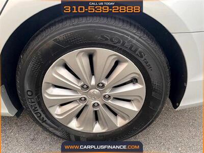 2016 Hyundai SONATA Hybrid SE   - Photo 3 - Huntington Beach, CA 92647