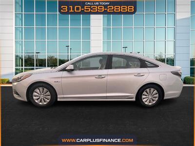 2016 Hyundai SONATA Hybrid SE   - Photo 2 - Huntington Beach, CA 92647