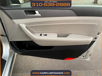 2016 Hyundai SONATA Hybrid SE   - Photo 15 - Huntington Beach, CA 92647
