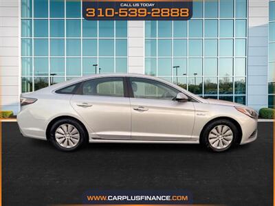 2016 Hyundai SONATA Hybrid SE   - Photo 13 - Huntington Beach, CA 92647