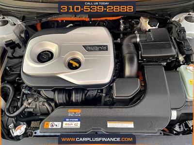 2016 Hyundai SONATA Hybrid SE   - Photo 6 - Huntington Beach, CA 92647