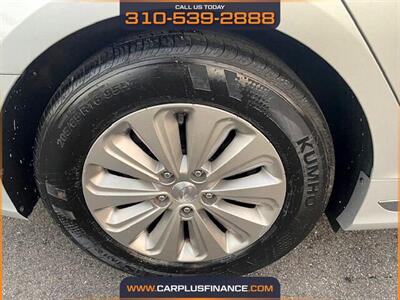 2016 Hyundai SONATA Hybrid SE   - Photo 19 - Huntington Beach, CA 92647