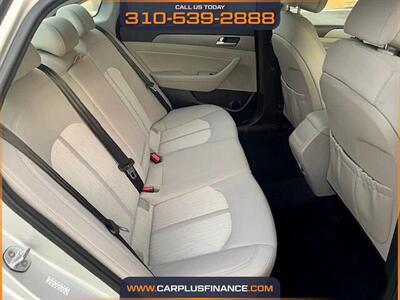 2016 Hyundai SONATA Hybrid SE   - Photo 16 - Huntington Beach, CA 92647
