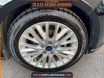 2018 Ford Focus Titanium   - Photo 12 - Huntington Beach, CA 92647