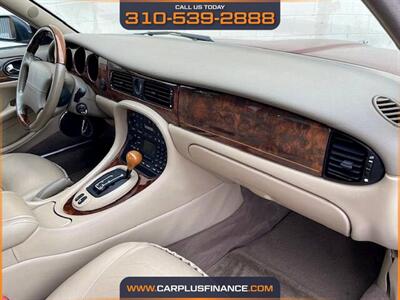 2001 Jaguar XJ8 Vanden Plas   - Photo 42 - Huntington Beach, CA 92647
