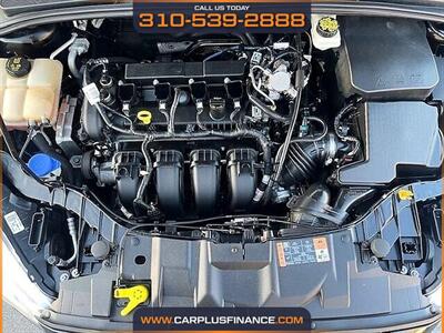 2018 Ford Focus SE   - Photo 7 - Huntington Beach, CA 92647